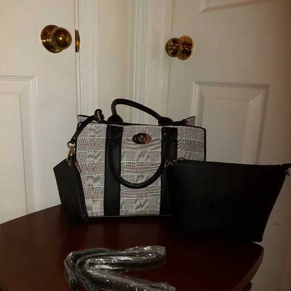 Black & White Plaid Design Handbag - Picture 11 of 11